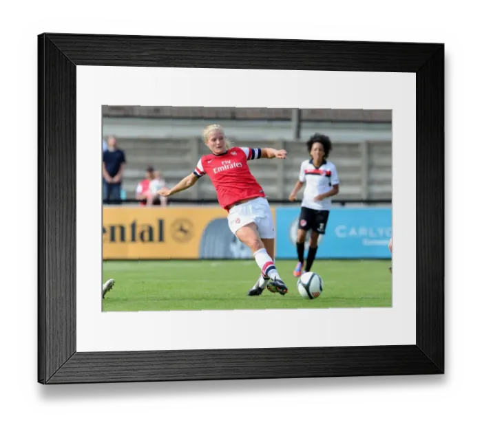 Framed Print : Katie Chapman: In Action for Arsenal Ladies (2012-13) Framed Print : Katie Chapman: In Action for Arsenal Ladies (2012-13)