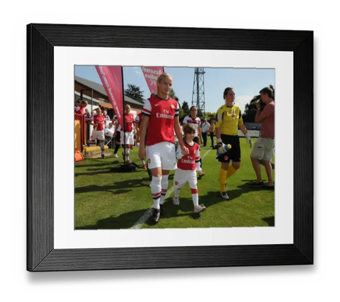 Framed Print : Katie Chapman Leads Arsenal Ladies in FA WSL Match against Lincoln Ladies