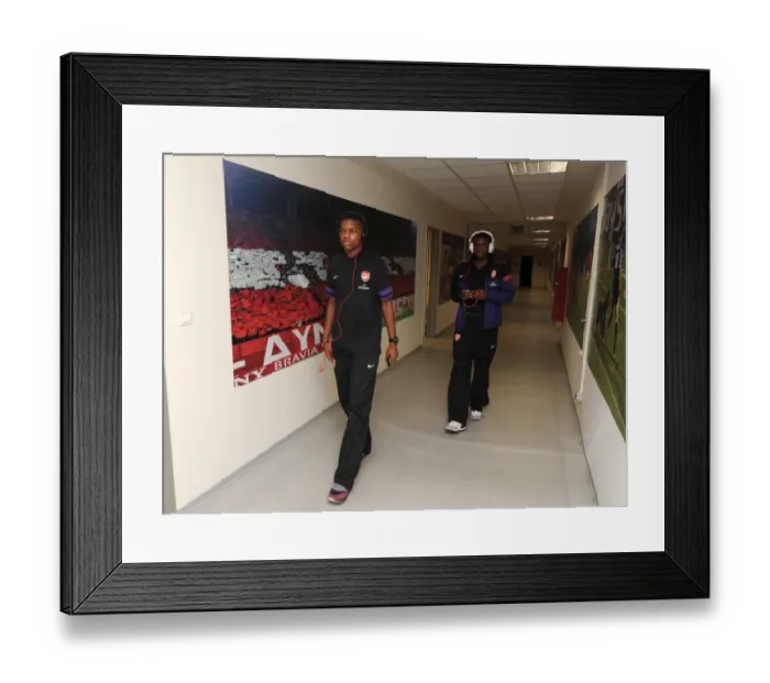 Framed Print : Chuba Akpom and Kyle Ebecilio (Arsenal). Olympiacos U19 2: 0 Arsenal U19