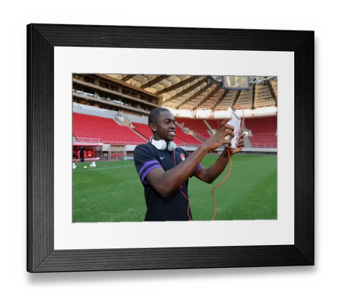 Framed Print : Reice Charles-Cook (Arsenal). Olympiacos U19 2: 0 Arsenal U19. NextGen Series