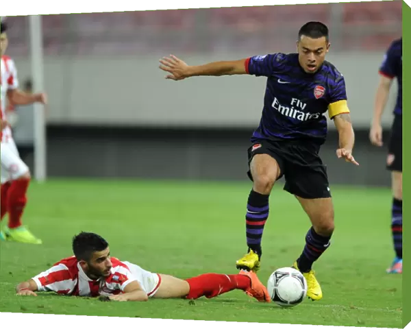Nico Yennaris (Arsenal) Emmanouil Siopis (Olympiacos). Olympiacos U19 2: 0 Arsenal U19