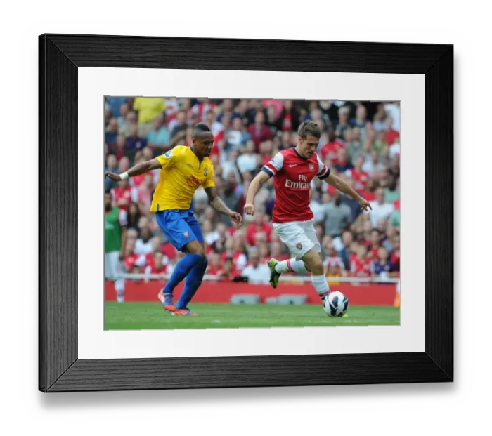 Framed Print : Arsenal's Dominance: Ramsey & Clyne in Action as Arsenal Crush Southampton 6-1 (Barclays Premier League, Emirates Stadium, 2012-13)