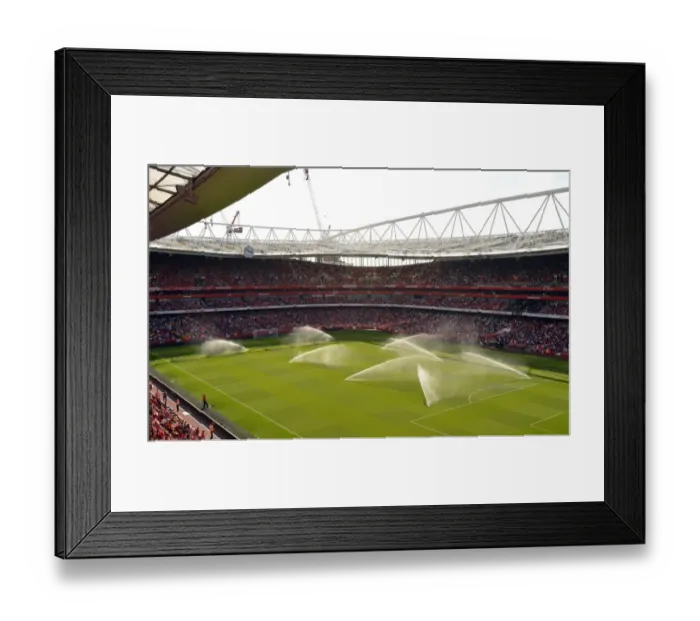 Framed Print : Arsenal's Dominant Display: 6-1 Victory Over Southampton in the Premier League (September 15, 2012)