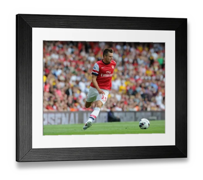 Framed Print : Carl Jenkinson (Arsenal). Arsenal 6: 1 Southampton. Barclays Premier League