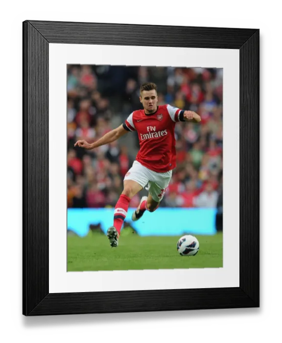 Framed Print : Arsenal's Jenkinson Faces Manchester City in Premier League Showdown (2012-13) Framed Print : Arsenal's Jenkinson Faces Manchester City in Premier League Showdown (2012-13)