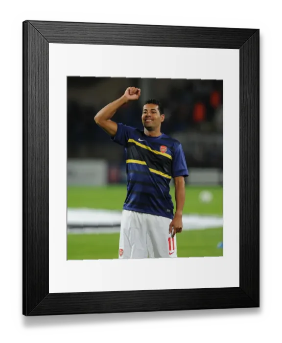 Framed Print : Andre Santos: Arsenal's Montpellier Challenge in 2012-13 Champions League Framed Print : Andre Santos: Arsenal's Montpellier Challenge in 2012-13 Champions League