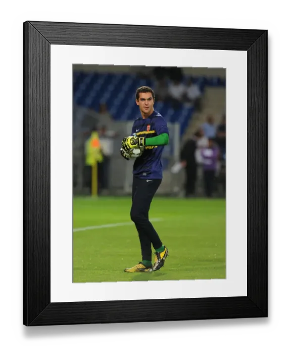 Framed Print : James Shea: Arsenal's Pre-Match Focus at Montpellier, 2012 Framed Print : James Shea: Arsenal's Pre-Match Focus at Montpellier, 2012