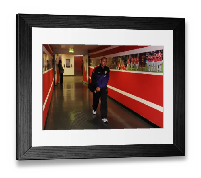 Framed Print : Theo Walcott's Pre-Match Focus: Arsenal vs Coventry City, Capital One Cup 2012-13