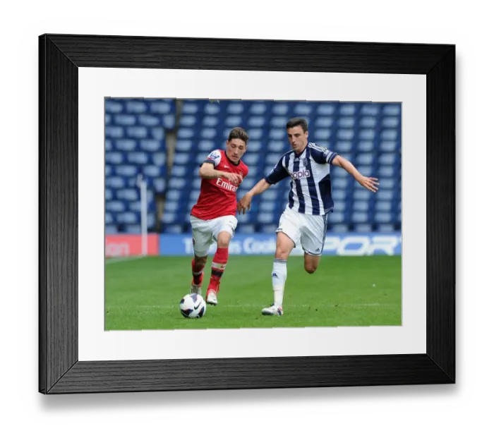 Framed Print : Hector Bellerin (Arsenal) George Thorne (WBA). West Bromwich Albion U21 1: 0 Arsenal U21 Framed Print : Hector Bellerin (Arsenal) George Thorne (WBA). West Bromwich Albion U21 1: 0 Arsenal U21