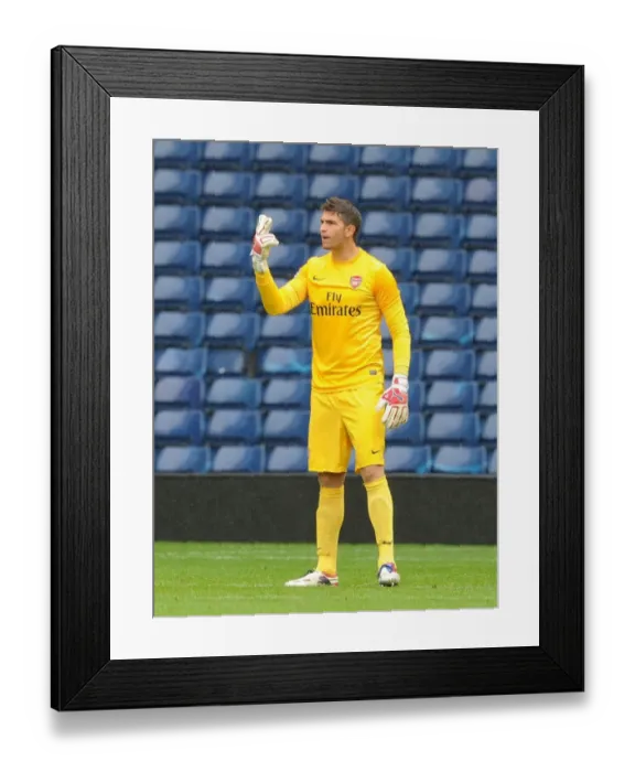 Framed Print : Arsenal's Damien Martinez Keeps a Clean Sheet in 1:0 Victory over West Brom U21 in Barclays Premier League
