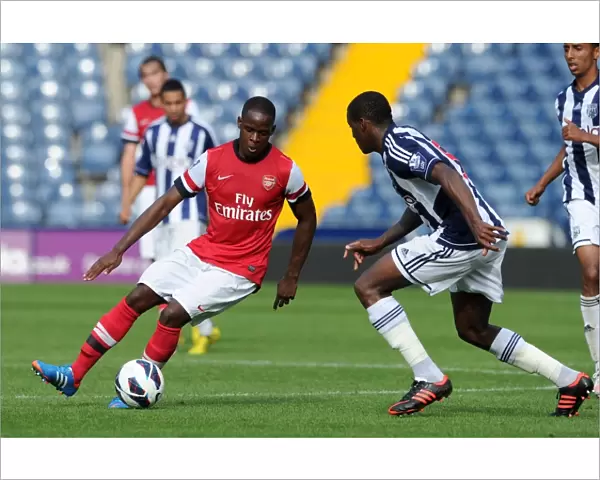 Nigel Neita (Arsenal) Donervorn Daniels (WBA). West Bromwich Albion U21 1: 0 Arsenal U21