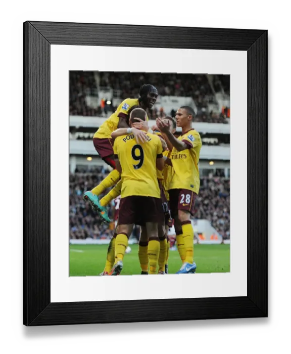 Framed Print : Arsenal Celebrate Olivier Giroud's Goal Against West Ham United, 2012-13 Premier League Framed Print : Arsenal Celebrate Olivier Giroud's Goal Against West Ham United, 2012-13 Premier League