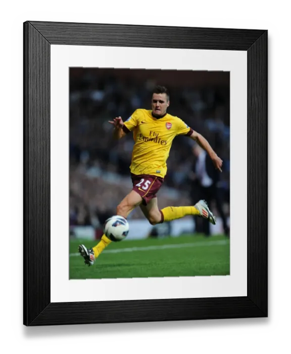 Framed Print : Carl Jenkinson in Action: West Ham United vs. Arsenal, Premier League 2012-13