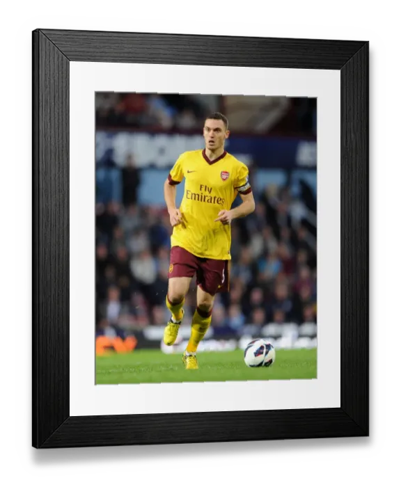 Framed Print : Thomas Vermaelen (Arsenal). West Ham United 1: 3 Arsenal. Barclays Premier League