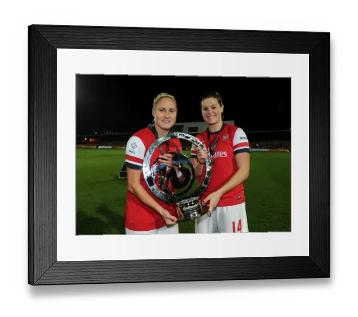 Framed Print : Arsenal Ladies FC: Steph Houghton and Jennifer Beattie Celebrate WSL Continental Cup Victory