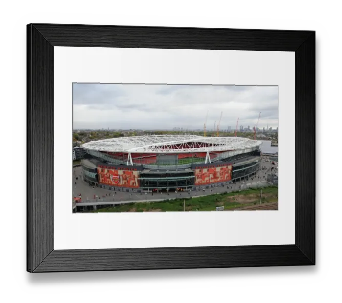 Framed Print : Arsenal vs. Queens Park Rangers: 2012-13 Premier League Clash at Emirates Stadium