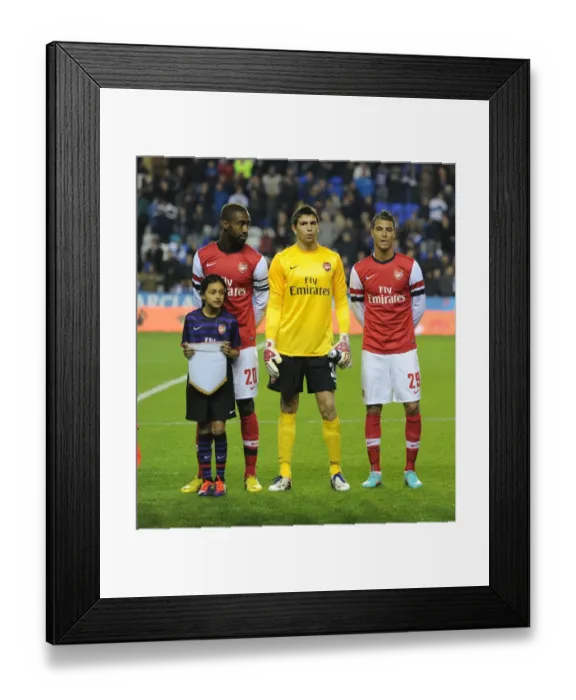 Framed Print : Arsenal Squad Gather Before Capital One Cup Clash Against Reading