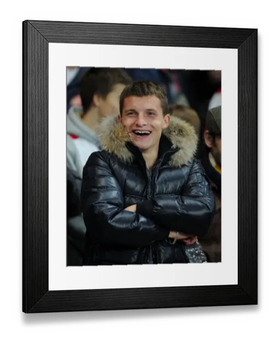 Framed Print : Thomas Eisfeld: Arsenal's Readiness in Action - Arsenal vs. Schalke 04, UEFA Champions League, 2012 Framed Print : Thomas Eisfeld: Arsenal's Readiness in Action - Arsenal vs. Schalke 04, UEFA Champions League, 2012