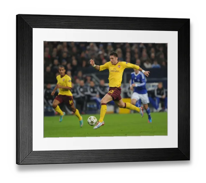 Framed Print : Olivier Giroud in Action: Arsenal vs. Schalke 04, UEFA Champions League 2012-13