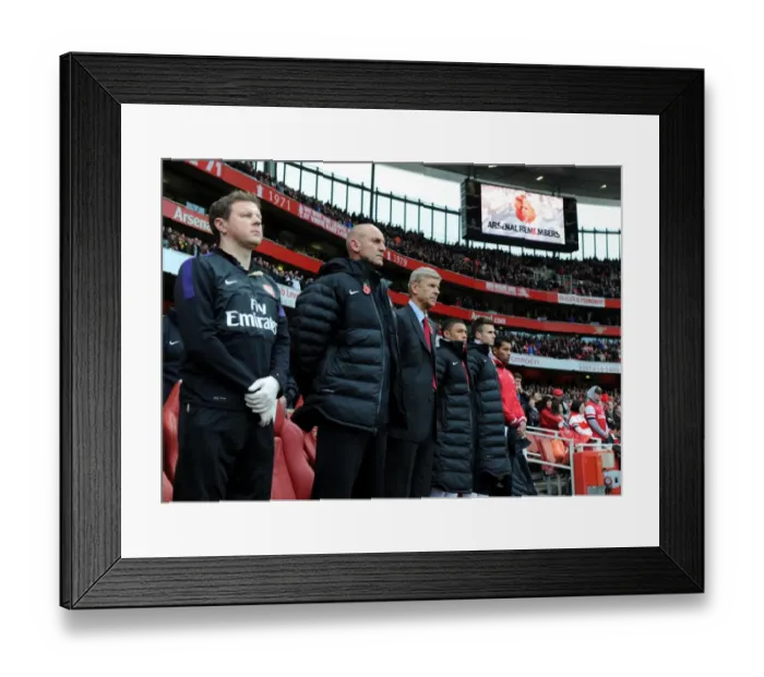Framed Print : Arsenal Manager Arsene Wenger and Team Before Arsenal v Fulham, Premier League 2012-13 Framed Print : Arsenal Manager Arsene Wenger and Team Before Arsenal v Fulham, Premier League 2012-13
