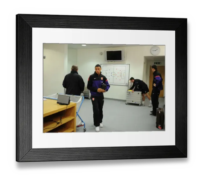 Framed Print : Arsenal's Alex Oxlade-Chamberlain Prepares for Arsenal v Fulham in the Premier League, Emirates Stadium, London, 2012