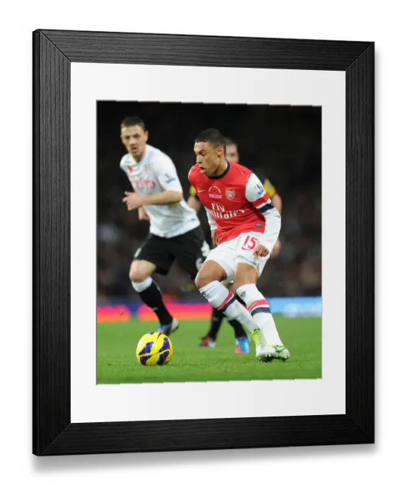 Framed Print : Alex Oxlade-Chamberlain in Action: Arsenal vs Fulham, Premier League 2012-13