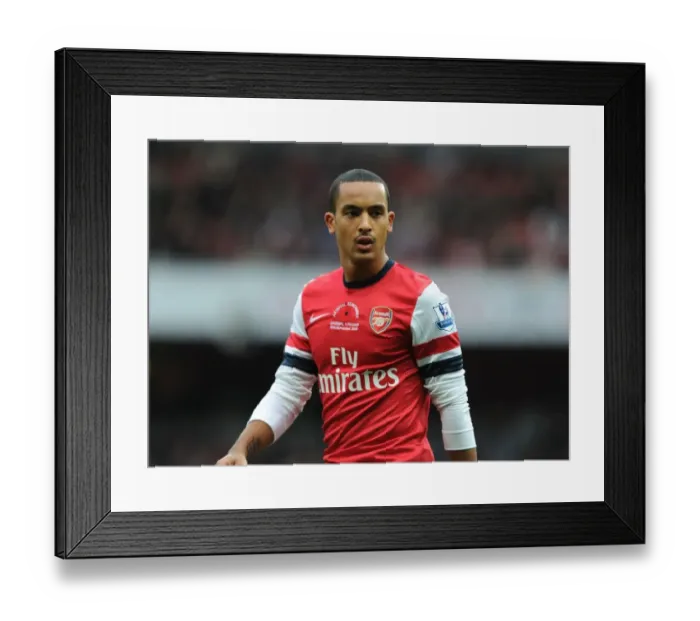 Framed Print : Theo Walcott in Action: Arsenal vs Fulham, Premier League 2012-13 Framed Print : Theo Walcott in Action: Arsenal vs Fulham, Premier League 2012-13