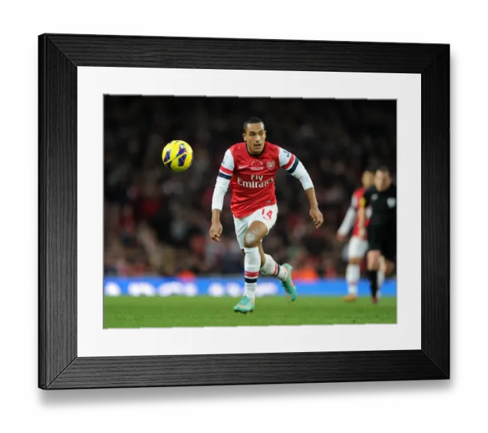 Framed Print : Theo Walcott in Action: Arsenal vs Fulham, Premier League 2012-13 Framed Print : Theo Walcott in Action: Arsenal vs Fulham, Premier League 2012-13