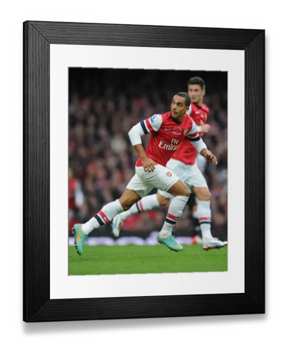 Framed Print : Theo Walcott in Action: Arsenal vs. Fulham, Premier League 2012-13
