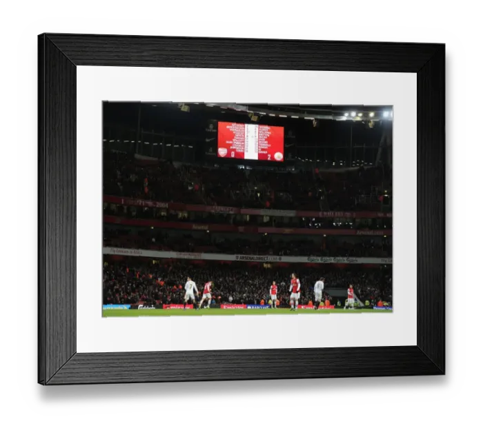 Framed Print : Arsenal vs Swansea: Premier League 2012-13 at Emirates Stadium, London Framed Print : Arsenal vs Swansea: Premier League 2012-13 at Emirates Stadium, London
