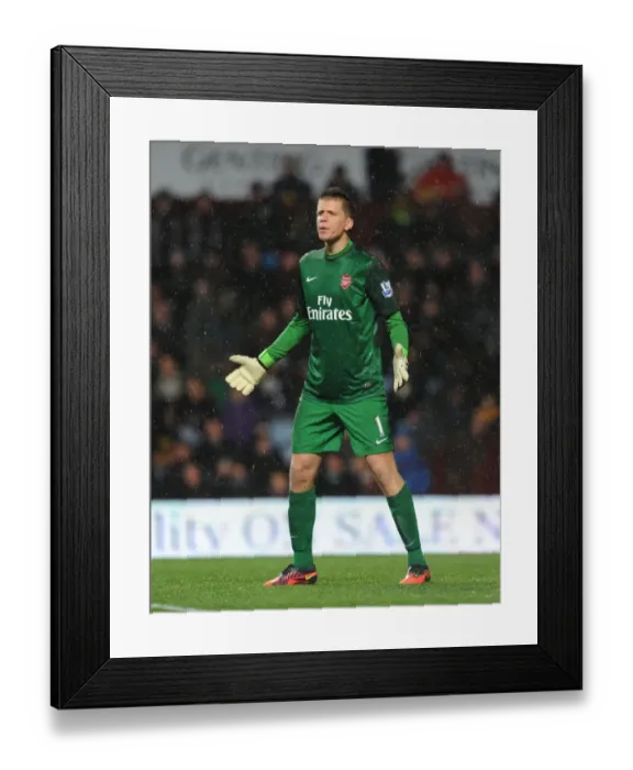 Framed Print : Wojciech Szczesny: Arsenal's Unyielding Guardian at Villa Park (2012-13) Framed Print : Wojciech Szczesny: Arsenal's Unyielding Guardian at Villa Park (2012-13)