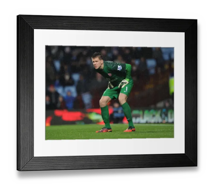 Framed Print : Unyielding Guardian: Wojciech Szczesny's Brilliant Performance at Aston Villa (2012-13) Framed Print : Unyielding Guardian: Wojciech Szczesny's Brilliant Performance at Aston Villa (2012-13)