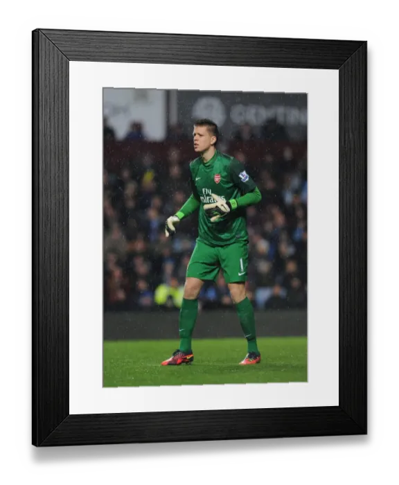 Framed Print : Arsenal's Unyielding Guardian: Wojciech Szczesny at Aston Villa (2012-13)