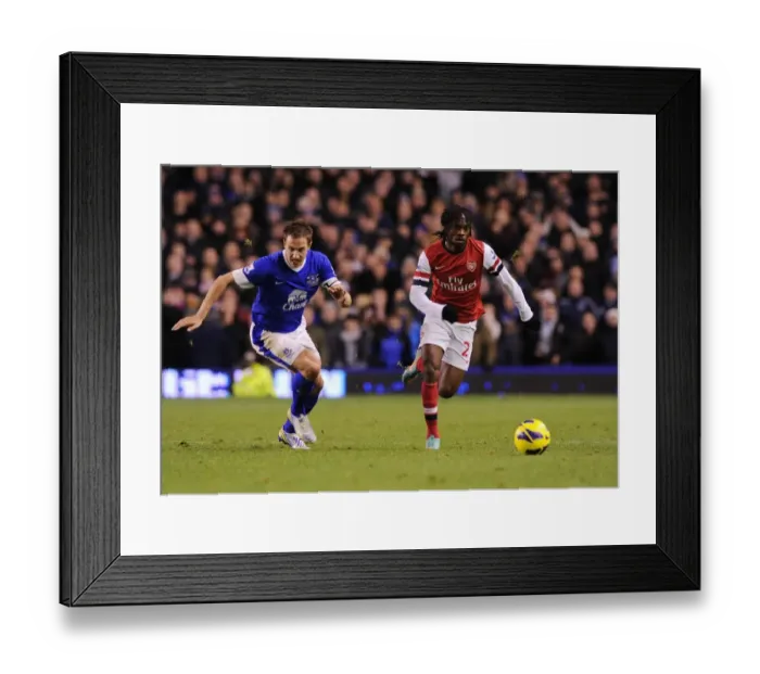 Framed Print : Gervinho Surges Past Jagielka: Everton vs. Arsenal, Premier League 2012-13