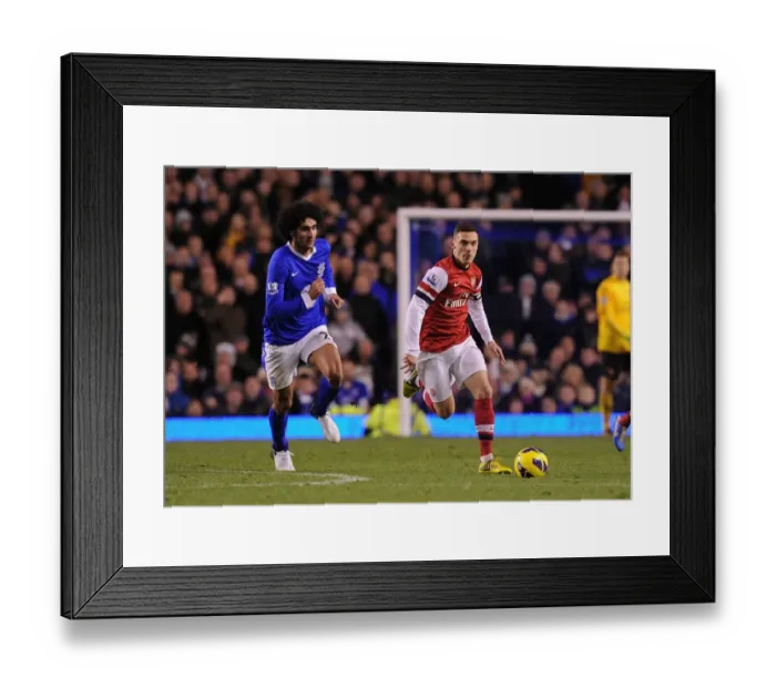 Framed Print : Thomas Vermaelen vs Marouane Fellaini: A Premier League Showdown at Goodison Park, 2012-13 Framed Print : Thomas Vermaelen vs Marouane Fellaini: A Premier League Showdown at Goodison Park, 2012-13