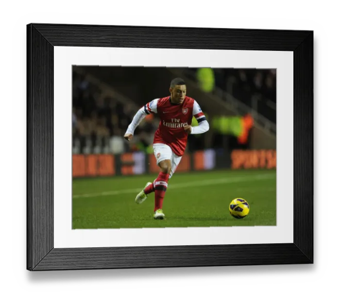 Framed Print : Alex Oxlade-Chamberlain (Arsenal). Reading 2: 5 Arsenal. Barclays Premier League. Madejski Stadium