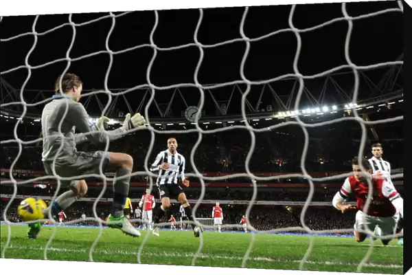 Olivier Giroud scores his 1st goal for Arsenal past Tim Krul (Newcastle). Arsenal 7