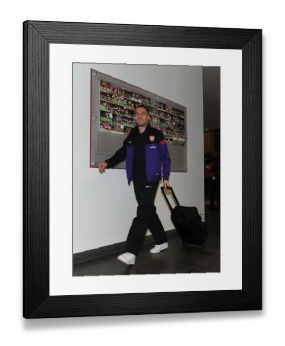 Framed Print : Lukas Podolski in Action: Arsenal vs Newcastle United, Premier League 2012-13 Framed Print : Lukas Podolski in Action: Arsenal vs Newcastle United, Premier League 2012-13