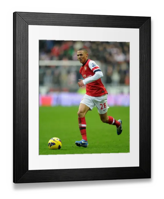 Framed Print : Kieran Gibbs in Action: Wigan Athletic vs. Arsenal, Premier League 2012-13 Framed Print : Kieran Gibbs in Action: Wigan Athletic vs. Arsenal, Premier League 2012-13