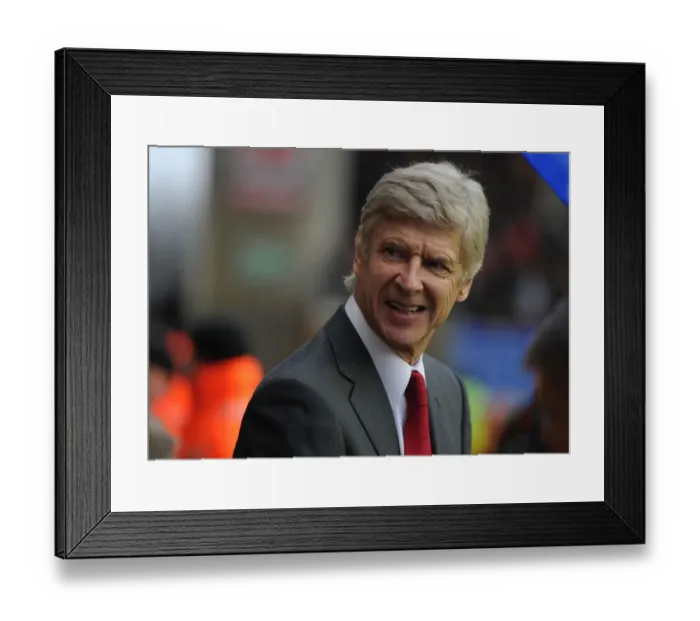 Framed Print : Arsene Wenger: Pre-Match Focus at Wigan Athletic (2012-13) Framed Print : Arsene Wenger: Pre-Match Focus at Wigan Athletic (2012-13)