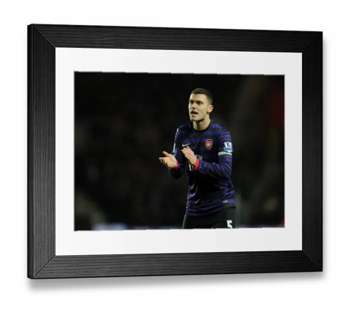 Framed Print : Thomas Vermaelen in Action: Southampton vs Arsenal, Premier League 2012-13