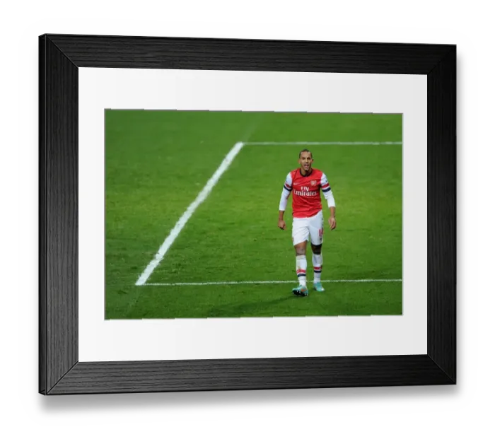 Framed Print : Theo Walcott in Action: Arsenal vs Manchester City, Premier League 2012-13