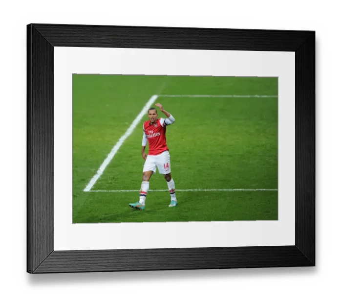 Framed Print : Theo Walcott (Arsenal). Arsenal 0: 2 Manchester City. Barclays Premier League. Emirates Stadium Framed Print : Theo Walcott (Arsenal). Arsenal 0: 2 Manchester City. Barclays Premier League. Emirates Stadium