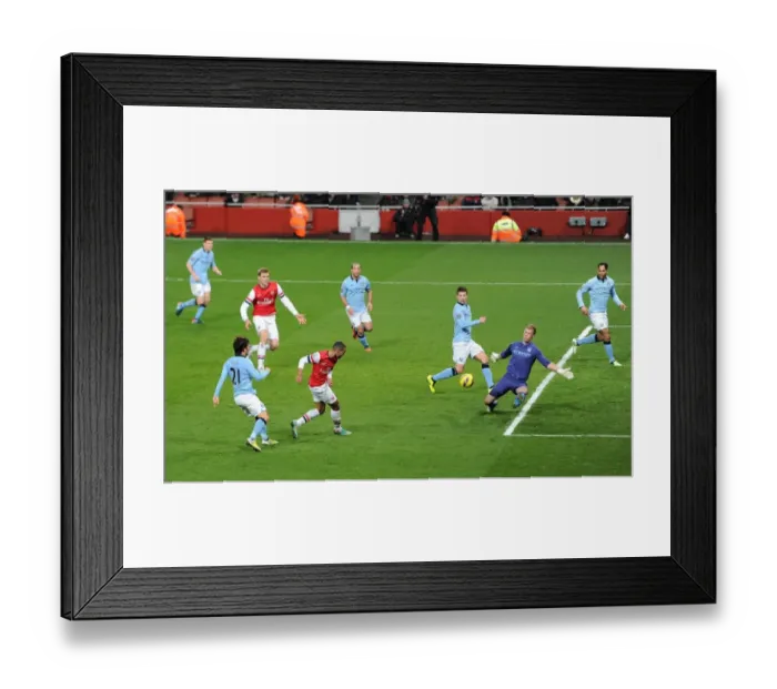 Framed Print : Theo Walcott (Arsenal) Joe Hart (Man City). Arsenal 0: 2 Manchester City. Barclays Premier League