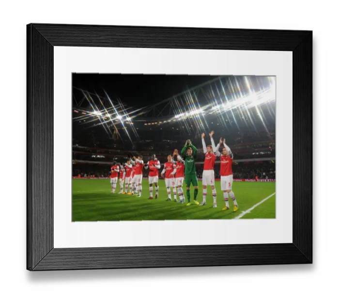 Framed Print : Arsenal Players Clap for Fans before FA Cup Third Round Replay vs Swansea City