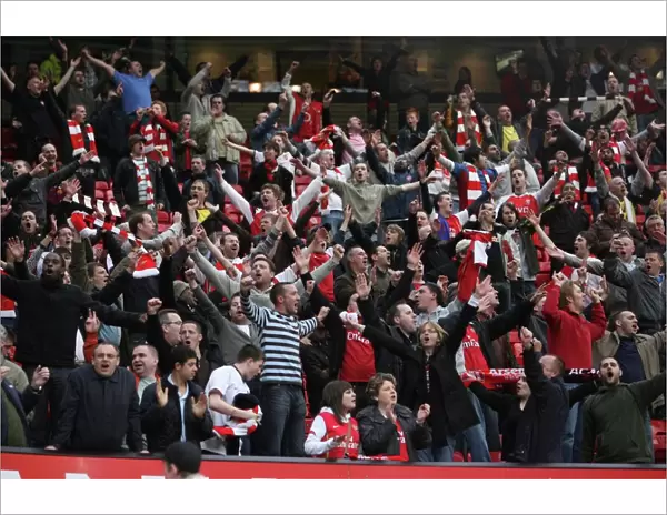 Arsenal Fans Unyielding Spirit: 25-Minute Standing Ovation After 2-1 Loss to Manchester United, 2008