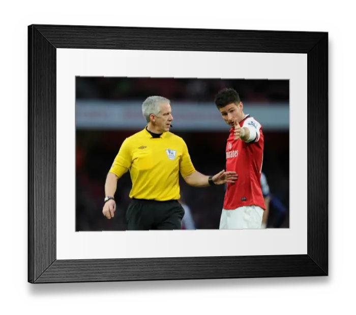 Framed Print : Arsenal's Olivier Giroud in Discussion with Referee Chris Foy during Arsenal v Stoke City Match, Premier League 2012-13 Framed Print : Arsenal's Olivier Giroud in Discussion with Referee Chris Foy during Arsenal v Stoke City Match, Premier League 2012-13