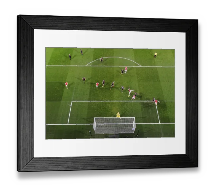 Framed Print : Giroud Stuns Liverpool: The Thrilling Moment Arsenal Tied it 2-2