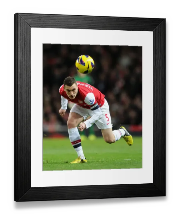 Framed Print : Thomas Vermaelen Focuses in Arsenal vs Liverpool Clash (2012-13) Framed Print : Thomas Vermaelen Focuses in Arsenal vs Liverpool Clash (2012-13)