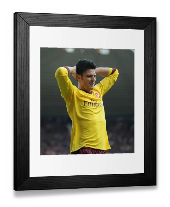 Framed Print : Olivier Giroud: In Action for Arsenal in the Premier League Clash Against Sunderland (2012-13) Framed Print : Olivier Giroud: In Action for Arsenal in the Premier League Clash Against Sunderland (2012-13)